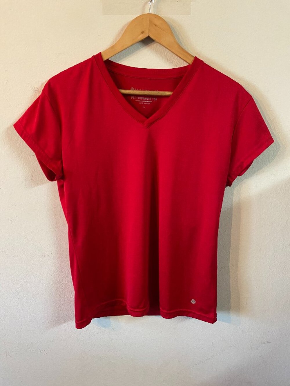 BALLY LARGE RED WOMEN'S SHORT-SLEEVE V-NECK ATHLETIC T-SHIRT
